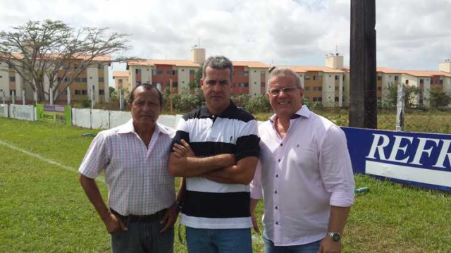 Vinícius Saldanha entre Batista Olieiera e Sergio Frota