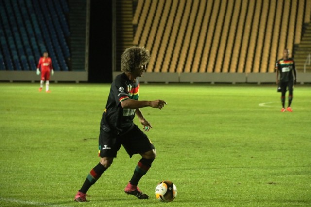 Valderrama marcou o gol da vitória Tricolor (Foto: Elias Auê)