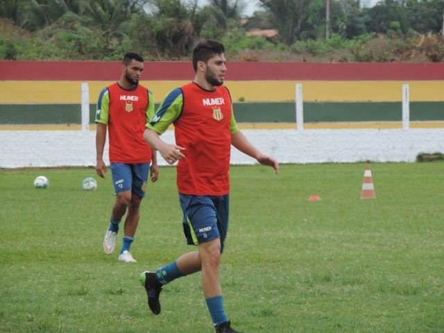 Copetti voltou a treinar após se recuperar de uma lesão no púbis e foi relacionado