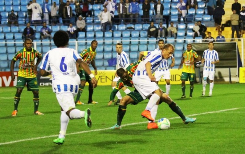 Ceará tem atuação decepcionante e empata sem gols com Sampaio