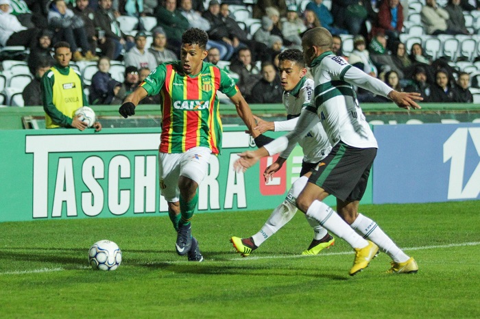 É pecado torcer para time de futebol e jogar futebol?