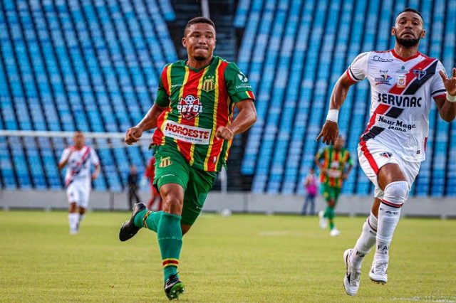 https://www.sampaiocorreafc.com.br/wp-content/uploads/2019/05/PaioxFerr-640x426.jpg