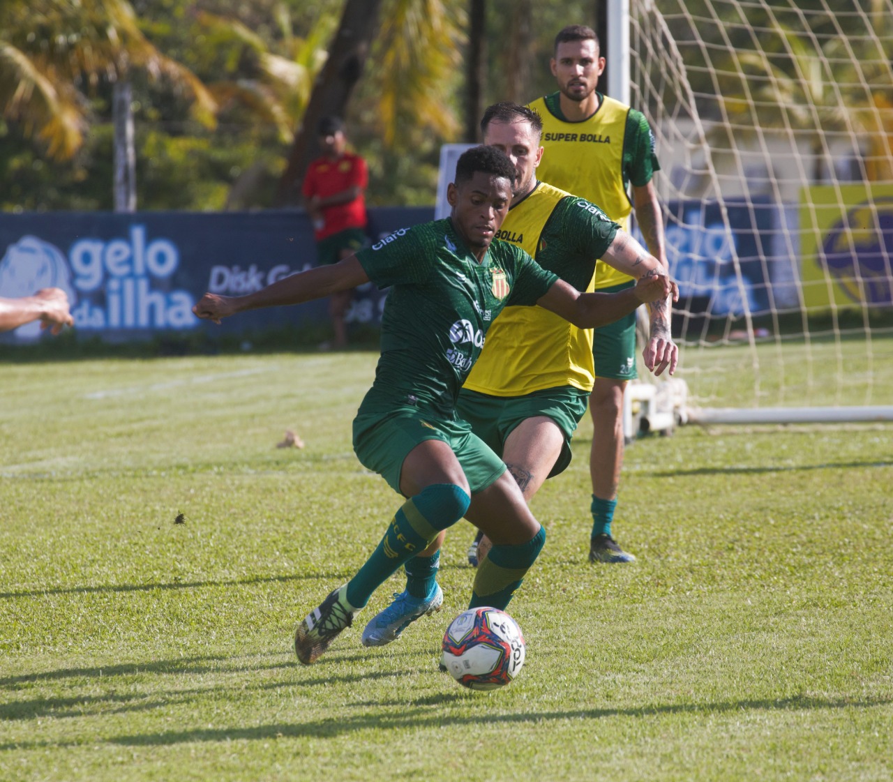 Agora é futebol