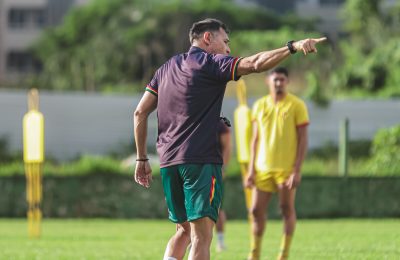 Técnico Júnior Amorim definiu a Bolívia para duelo contra o Maracanã (Foto: Larissa Moraes)