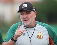 Técnico Luciano Quadros quer equipe focada para buscar um bom resultado (Foto: Ronald Felipe)