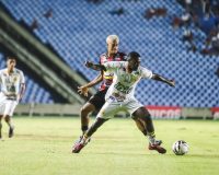 Gol contra decretou o resultado no Castelão (Foto: Larissa Moraes)