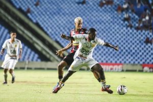 Gol contra decretou o resultado no Castelão (Foto: Larissa Moraes)